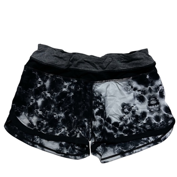 lululemon athletica Pants - Lululemon tiedye 4” Groovy Run Shorts size 6
